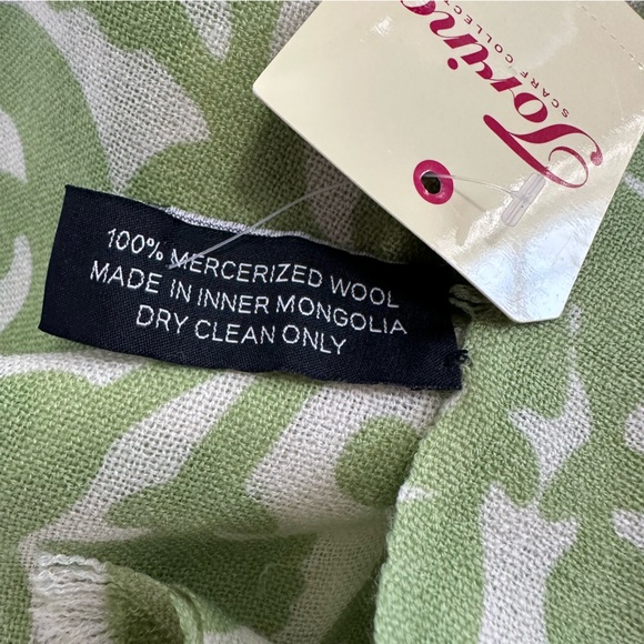 Torino Wool Large Floral Scarf - Picture 5 of 8